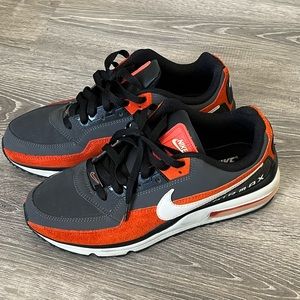 Men’s Nike AirMax 9.5